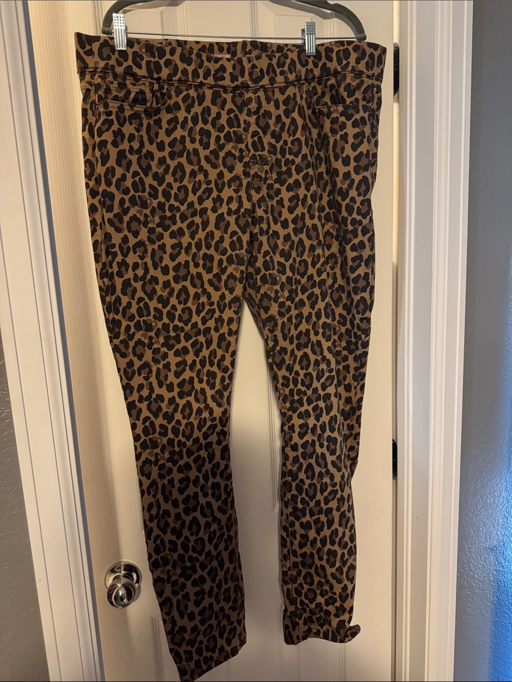 Signature by Levi Strauss Brown and Black Leopard Print Skinny Pants